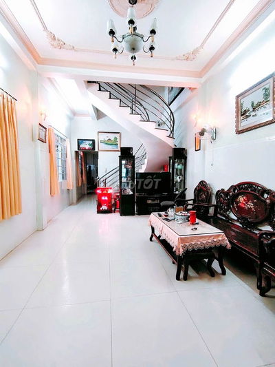 Nhà 1lầu,đẹp, diện tích 6.8m nở hậu 9.5m_dài 28m, sổ riêng, giá 13.3tỷ