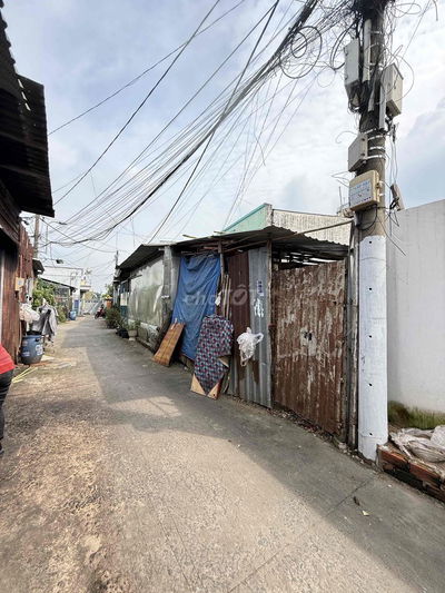 Bán đất cách đường Đông Thạnh2-6 tầm 30 m. dt:5x24m