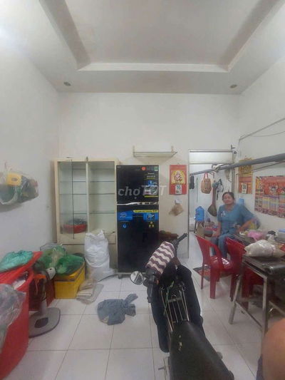 Cho thuê nhà đường Phạm Hùng C4 DT.4×18. Nhà trệt 2Phòng 1toilet hẽm6m