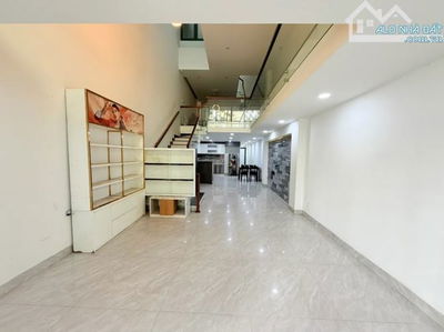 HIẾM-HIẾM-HIẾM-BÁN NHÀ ĐẸP TIÊN SƠN 18 –AN NINH CỰC TỐT–GIÁ TỐT–TRUNG TÂM HẢI CHÂU, Đ