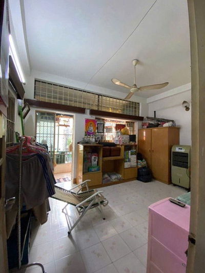 Kẹt tiền bán gấp nhà BHN, Giá 1.7 tỷ, SHR, hẻm xe hơi