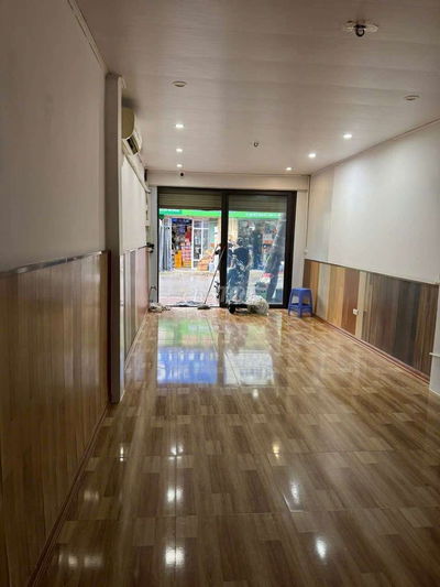 Bán Nhà Mặt Phố KD Đỉnh Cách Hồ Linh Đàm 2km 65m2 2 Tầng 2,2 Tỷ