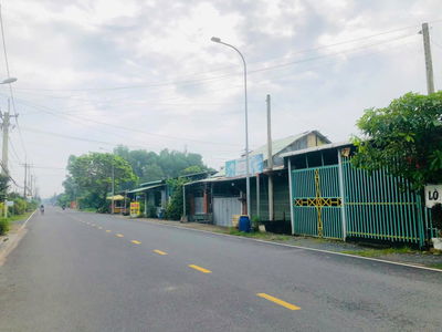 Bán Nhà Mặt Tiền đẹp đuờng Nguyễn Văn Khạ 30m, Củ Chi, dt 208m .ngay gần chợ