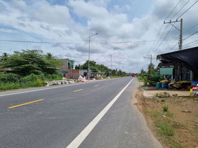 BÁN ĐẤT MẶT TIỀN ĐƯỜNG DẪN CAO TỐC