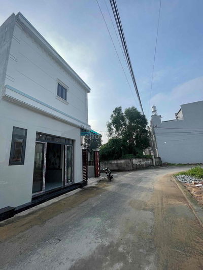 bán nhà mới xây sổ riêng giá rẻ gần chợ hoá an. dt 68m2 giá 2tỷ650