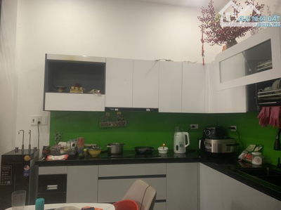 Bán gấp! Chưa qua đầu tư! Full nội thất 3 tầng Đường 10.5  Giá chỉ 5.1 Tỷ