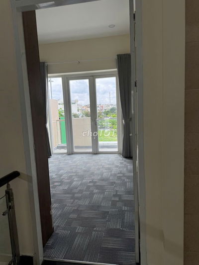 Nhà mặt tiền -  100m2, 4PN đường Liên Phường Quận 9