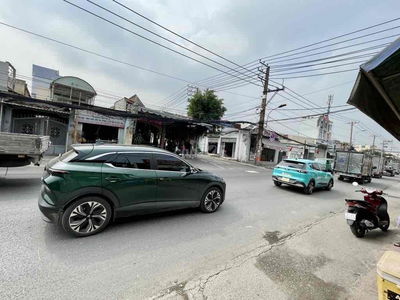 Chủ nhiệt  bán gấp trước tết  - Cạnh bên Vòng Xoay Phú Hữu, Quận 9 –