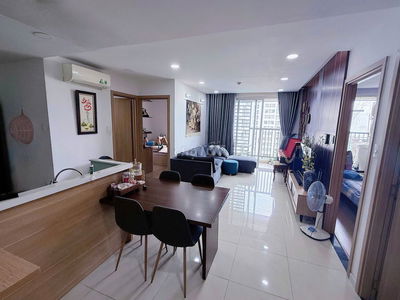 Cho thuê căn mới đẹp có xe hơi 3 phòng thoáng Orchard Parkview 85m2