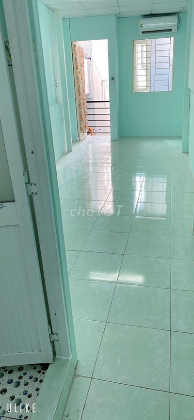 cho thuê phòng bancon máy lạnh giá: 3tr