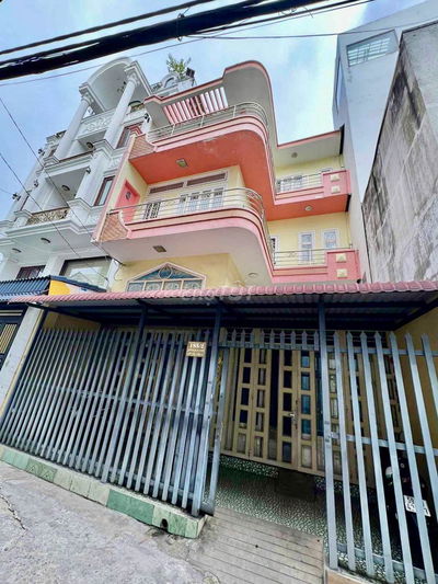 Biệt thự cách 1 căn ra mặt tiền đườg Nguyễn Phúc Chủ Hẻm thông xe hơi