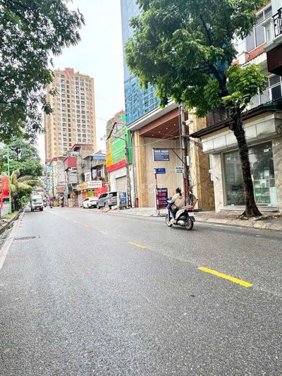 Cho Thuê Nhà Mặt Phố - Trịnh Đình Cửu 7 Tầng Thang máy, Nhà mới Tinh