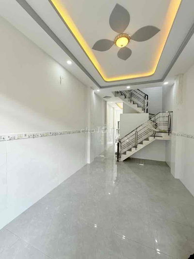 Nhà rẻ 60m2, hẻm xe hơi, Âu Cơ, chỉ hơn 4 đồng