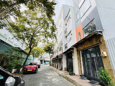 NHÀ  3 TẦNG- ĐƯỜNG 7M CÓ VỈA HÈ- KDC- NGAY NGÃ TƯ THỦ ĐỨC- 8.6 TỶ TL