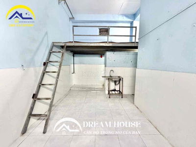 DUPLEX GÁC CAO MỚI RỘNG RÃI MẶT TIỀN HỒNG LẠC TIỆN QUA TRUNG TÂM