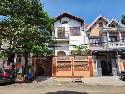 Chủ cho thuê nguyên căn 456/29 Cao Thắng DT: 5m x 18m, 3 lầu, 5PN,5WC