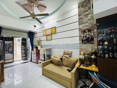 Nhà đẹp 3 tầng Tân Hòa Đông cho nhiều thành viên ở 5PN chỉ 5 tỷ nhỉnh