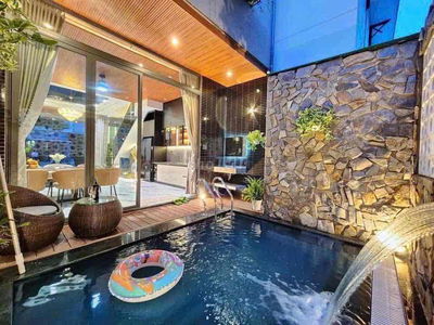 NHÀ MỚI CAO CẤP CÓ HỒ BƠI, GẦN BIỂN KHU VỰC YÊN TĨNH THUẬN TIỆN ĐI LẠI