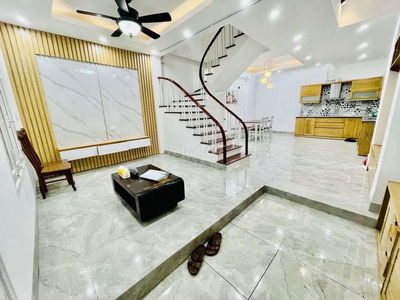 Chính chủ cần bán gấp nhà Hoàng Mai DT45m 5T hơn 8tỷ ngõ ô tô qua nhà