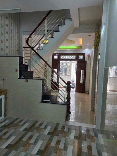 Cho thuê nhà 4 x15 m -1 lầu -3 phòng -đường m thông -gần chợ Dại hải