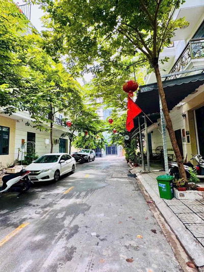 Nhà ngã tư ga Đường 12M tại Quận 12