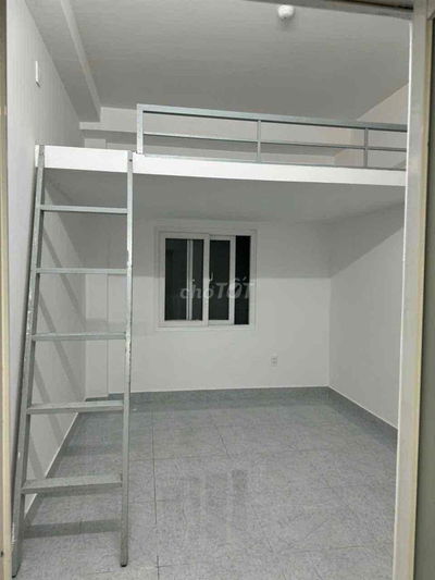Phòng trọ dạng gác cửa sổ trời siêu thoáng ngay cầu Nhị Thiên Đường