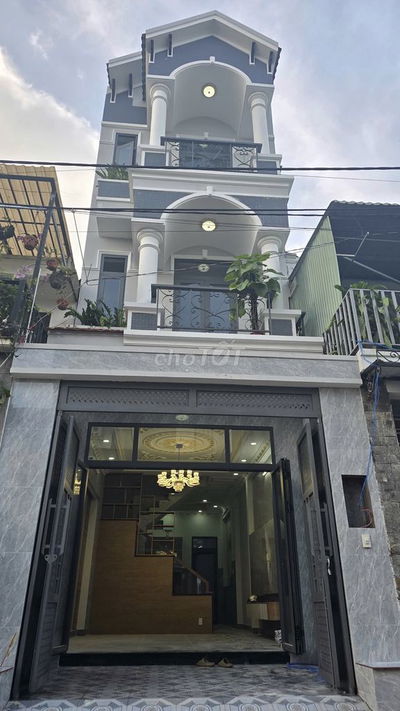 Nhà 2 lầu, hoàn công đầy đủ, gần đg Nguyễn Duy Trinh, Long Trường Q9