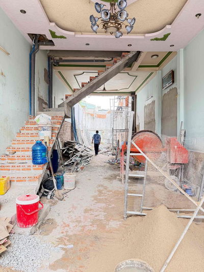 nhà mới xây,FULL NỘI THẤT, CÓ BÃI ĐỂ XE Ô TÔ