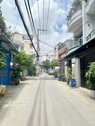 Gần Chợ Thiếc Ngang 4 Nhà Còn Mới Đẹp Hẻm To Thông Thoáng Giá Cực Rẻ