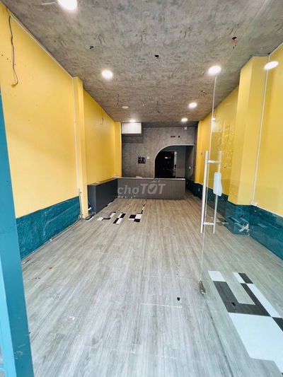 CHO THUÊ MBKD Mặt tiền Khánh Hội; DT: 4x12m riêng biệt chỉ 26tr