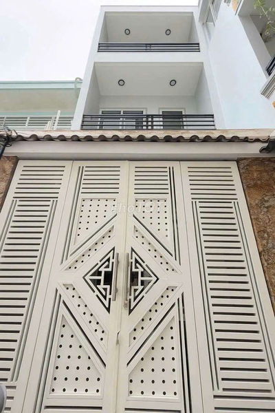 📢  Nhà ngay  𝙇Ạ𝘾 𝙇𝙊𝙉𝙂 𝙌𝙐Â𝙉 , thông nhiều hướng .