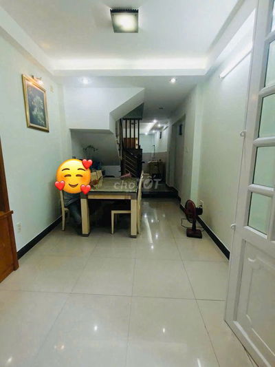 Bán Nhà CMT8 Q10. (4.4m x 6.6m). 4 Tầng BTCT. Giá 4.6 Tỷ TL