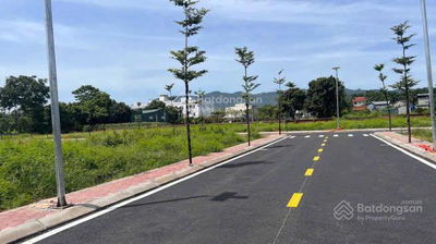 Đất tái định cư Phú Cát, 4,8 tỷ, 100m2, đường 9m, sẵn sổ, cách QL21A 200m