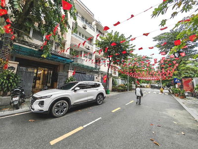 Bán nhà LK-KĐT Dương Nội,5TầngX83m, Tháng máy, đường 13m, nội thất xịn