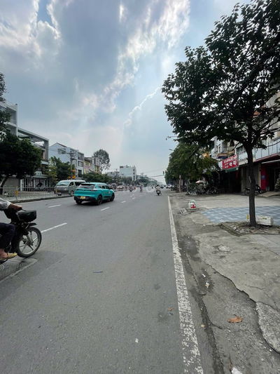 cho thuê nhà MT lê trọng tấn 4,5x18 1 trệt 3 lầu vị trí siêu đẹp