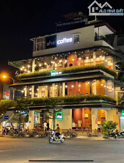 CỰC HOT!!! NHƯỢNG LẠI QUÁN CAFE ĐẸP NHẤT PHỐ HOÀNG CẦU - VIEW HỒ - LÔ GÓC - MĂT TIỀN 15M