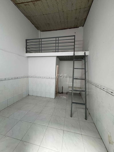 NHÀ TRỌ GIÁ RẺ CẠNH BÊN ĐH TÂY ĐÔ CỌC ÍT