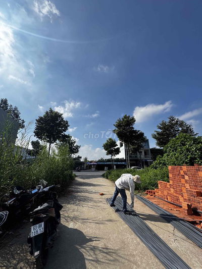 Nhà 1 trệt 1 lầu sau lưng Nguyễn Công Bình