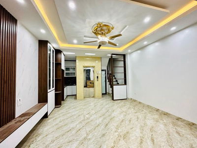 Nhà đẹp CẦU GIẤY 37m 5t THANG MÁY sổ đẹp, ngõ nông, 50m ra mặt phố oto