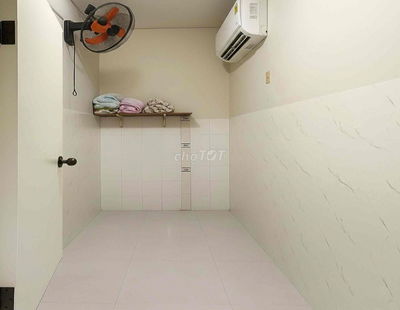 phòng nhỏ 1 người ở có máy lạnh & nội thất