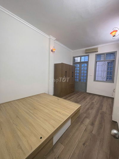 Nhà 4 ngủ ngõ 656 Hoàng Hoa Thám, đủ đồ nội thất, cách phố HHT 20m