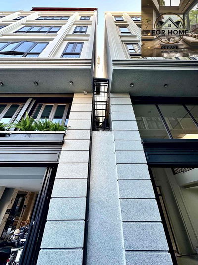 *** căn siêu phẩm ô tô vào phố Hồ Sen - Vị trí sau nhà mặt đường