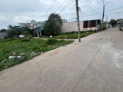 BÁN ĐẤT GÓC 2MT ĐƯỜNG XE TẢI