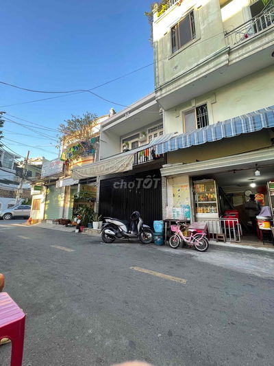 nhà nở hậu 57,4m2 - 2 phòng ngủ - 2 tolet - 1 lầu