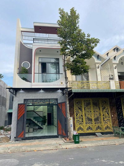 Bán nhà 1 lầu cách chợ 500m nằm ngay trung tâm TP Tân Uyên