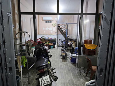 Cho thuê nhà mặt tiền 1 lầu, nhà đẹp, Số 10 Kênh Tân Hóa, Quận Tân Phú