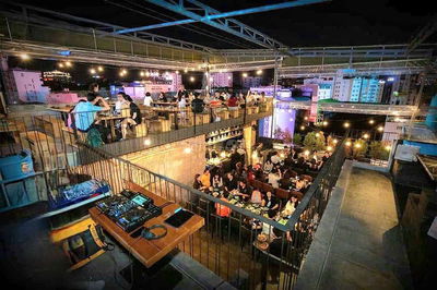 Rooftop Nguyễn Trãi Quận 1, ngay ngã 6 Phù Đổng, Starbuck,ks New world