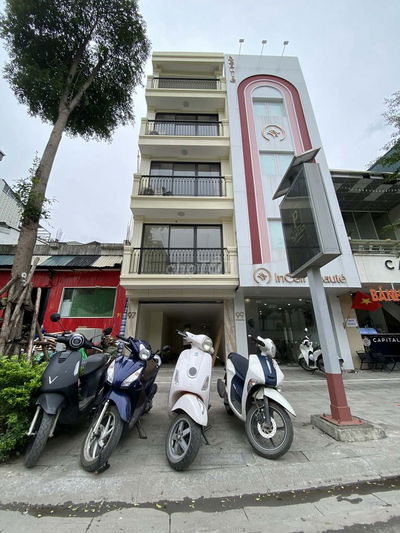 Cho thuê cửa hàng 2 mặt tiền mặt phố 97 Ô Chợ Dừa và 130 Đông Các