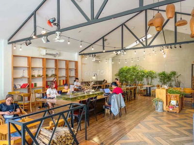 sang quán cf Đường Ngô Gia Tự , Chánh Nghĩa 10x20m.