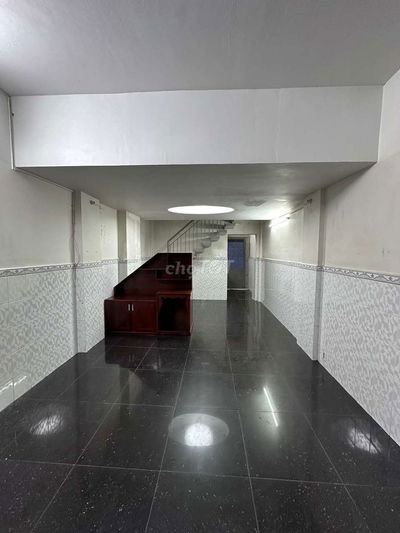 cho thuê nhà mặt tiền tầng trệt chung cư có 1 lầu